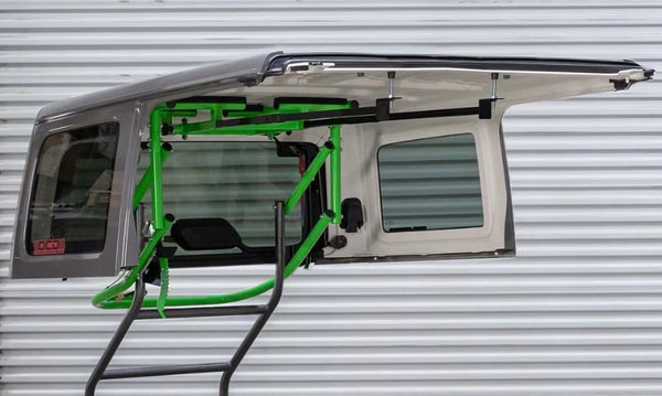 5 Benefits of Owning a Jeep Hardtop Hoist