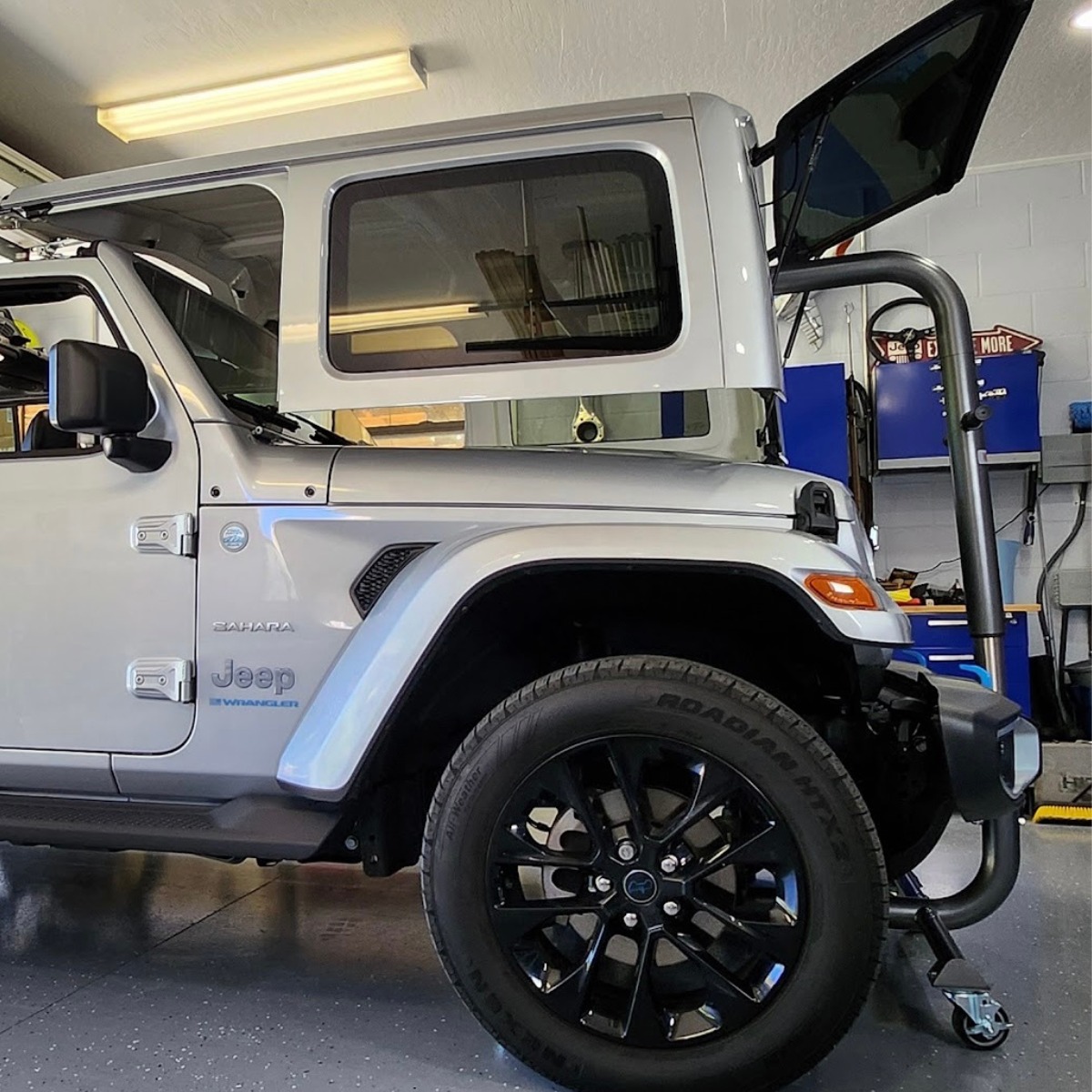 LIFTnGO™ - Hardtop Removal Tool and Storage Device for Jeep Wrangler & Ford® Bronco 4-Door