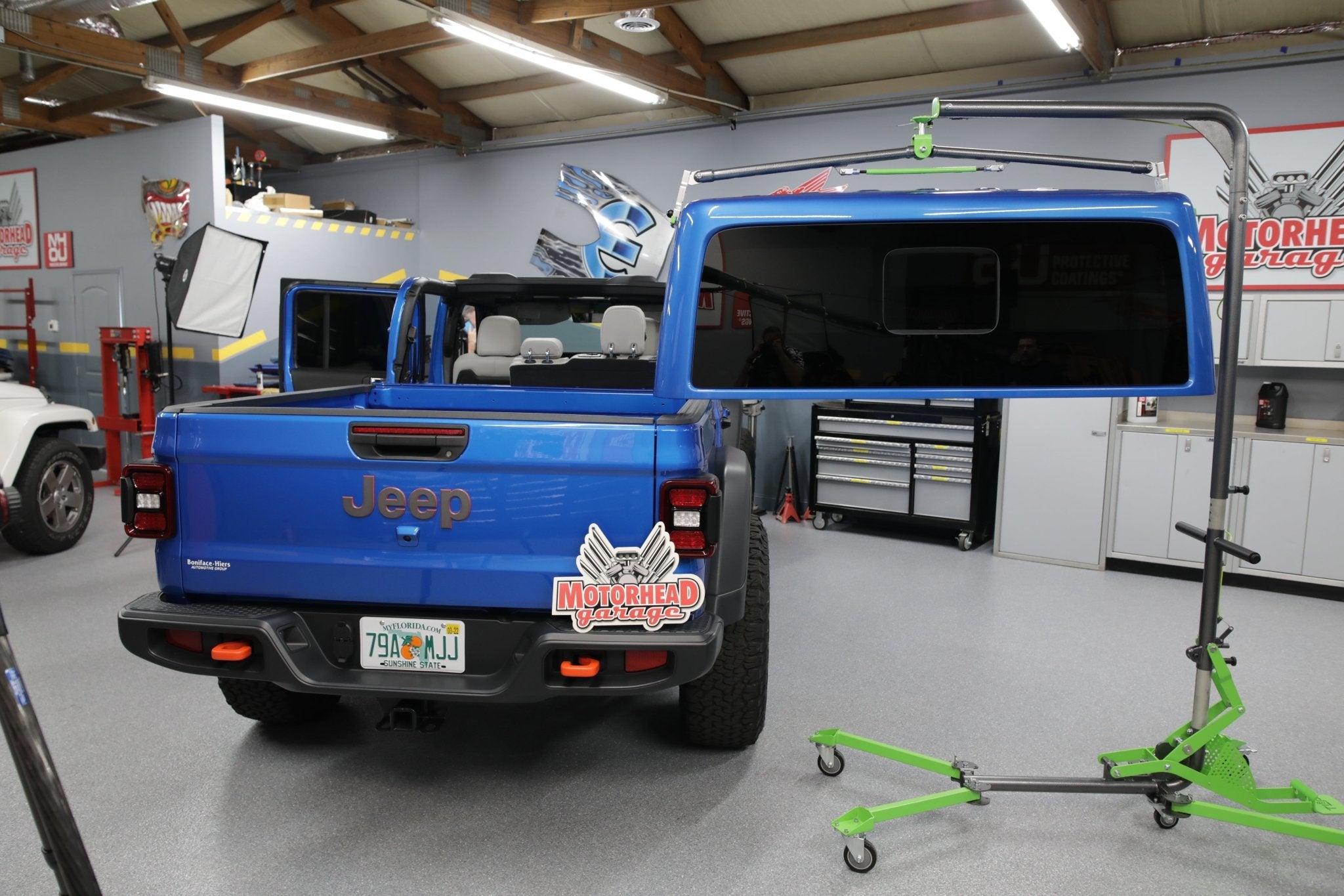 Gladiator Pro™ - Jeep® Gladiator Hardtop Removal Lift/Hoist - TopLift Pros