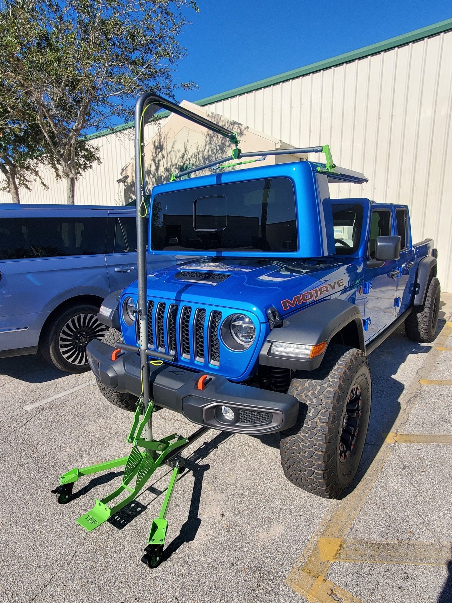 Gladiator Pro™ - Jeep® Gladiator Hardtop Removal Lift/Hoist - TopLift Pros